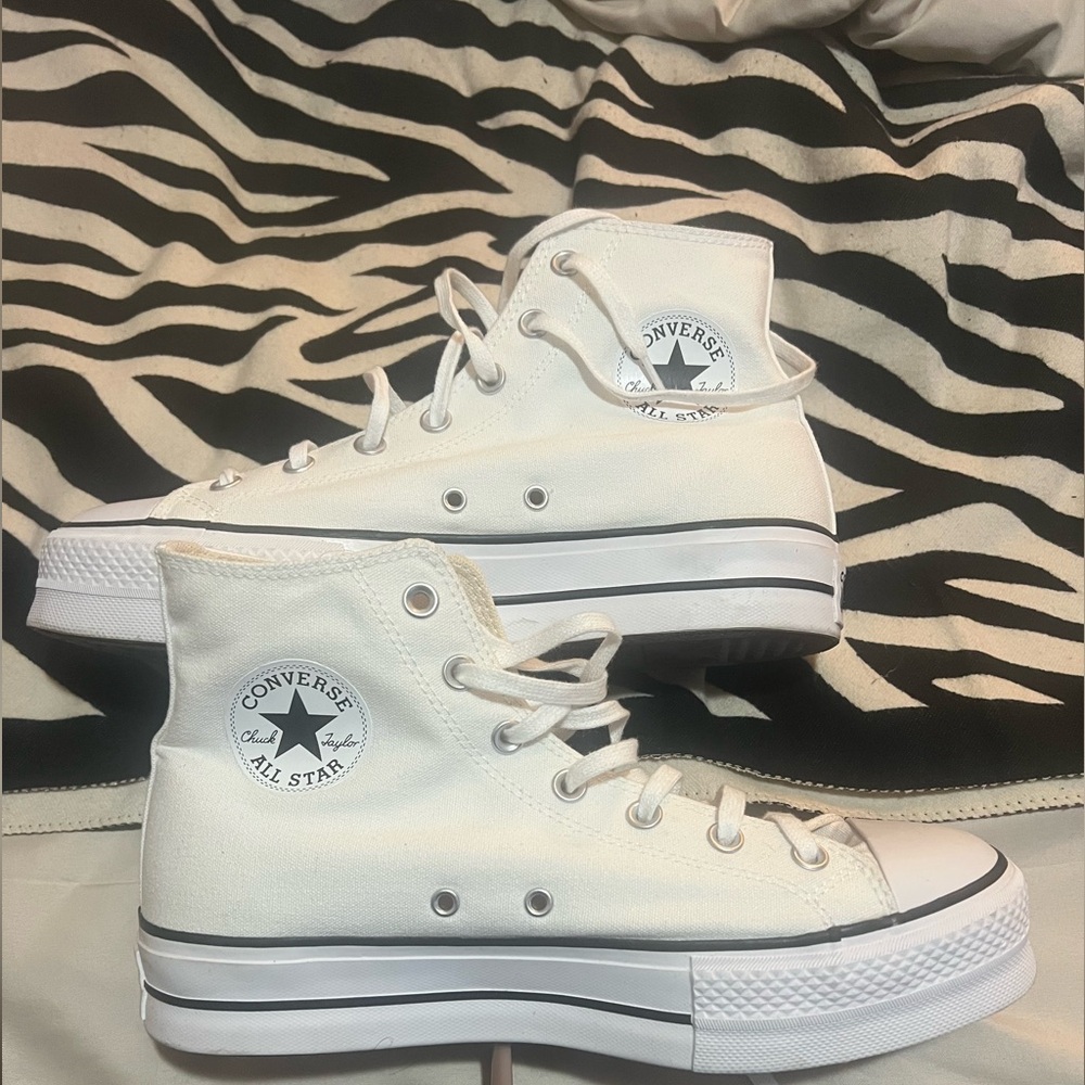 Converse Women's All Star White High-Tops 10W 8M Like New